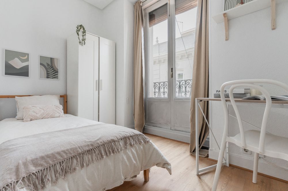 Pretty room in Redondilla Street