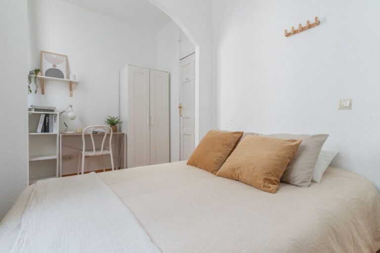 Lovely room in Redondilla Street