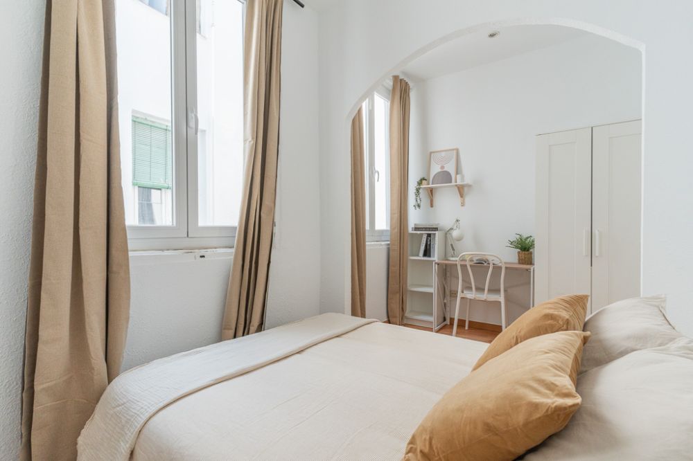 Lovely room in Redondilla Street