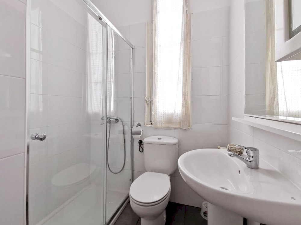 Nice room in Redondilla Street
