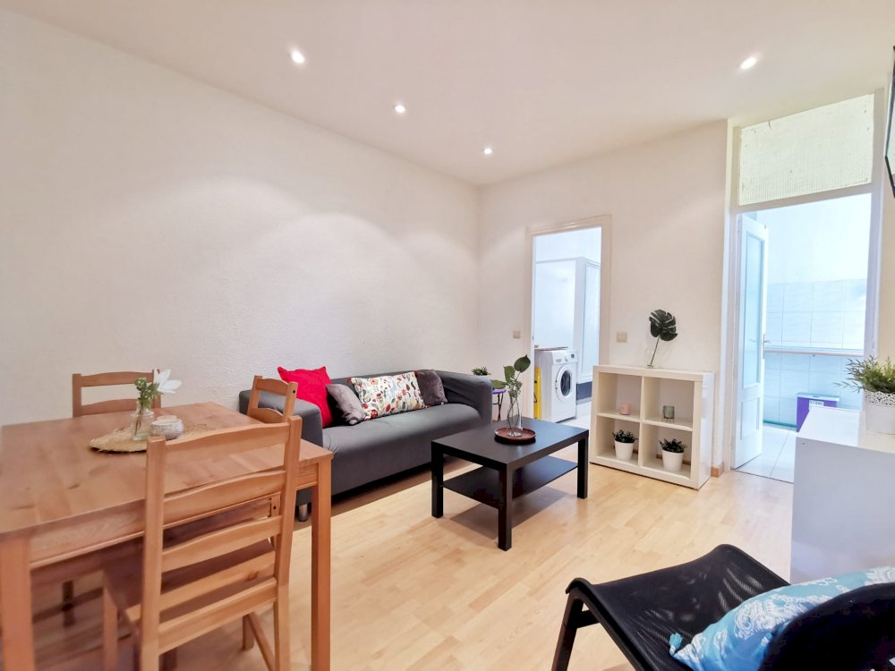 Nice room in Redondilla Street