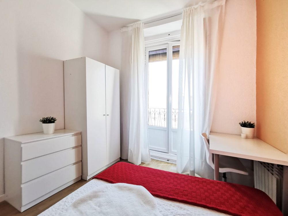 Perfect room in Redondilla Street
