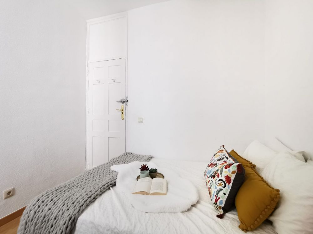 Nice room in Redondilla Street