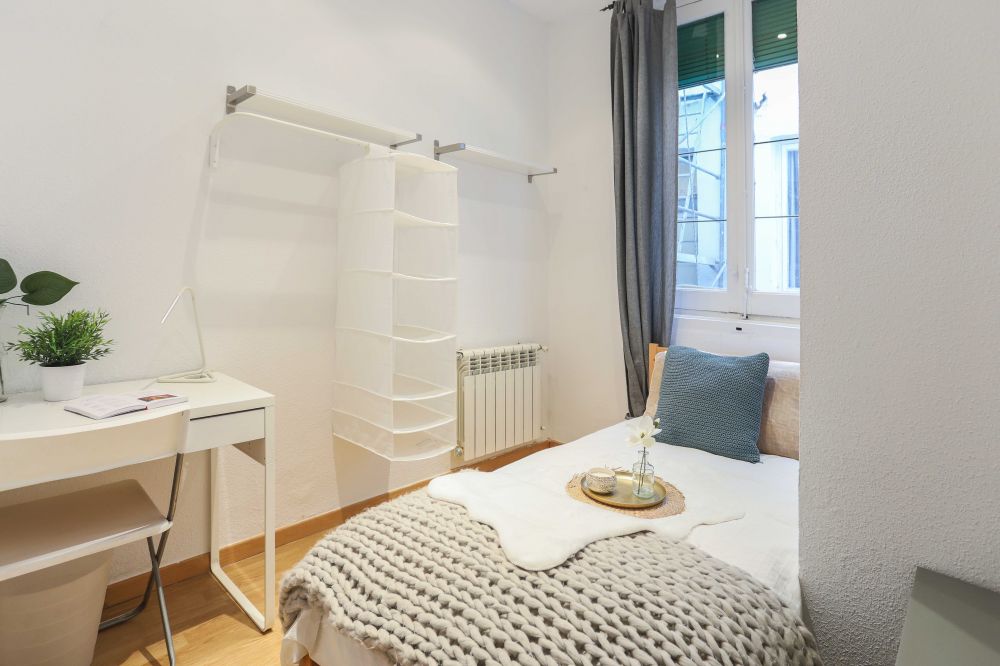 Cozy room in Redondilla Street