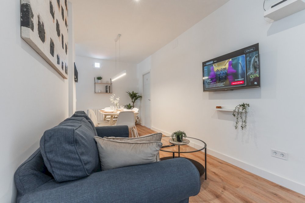 Cozy Room in the Heart of Madrid