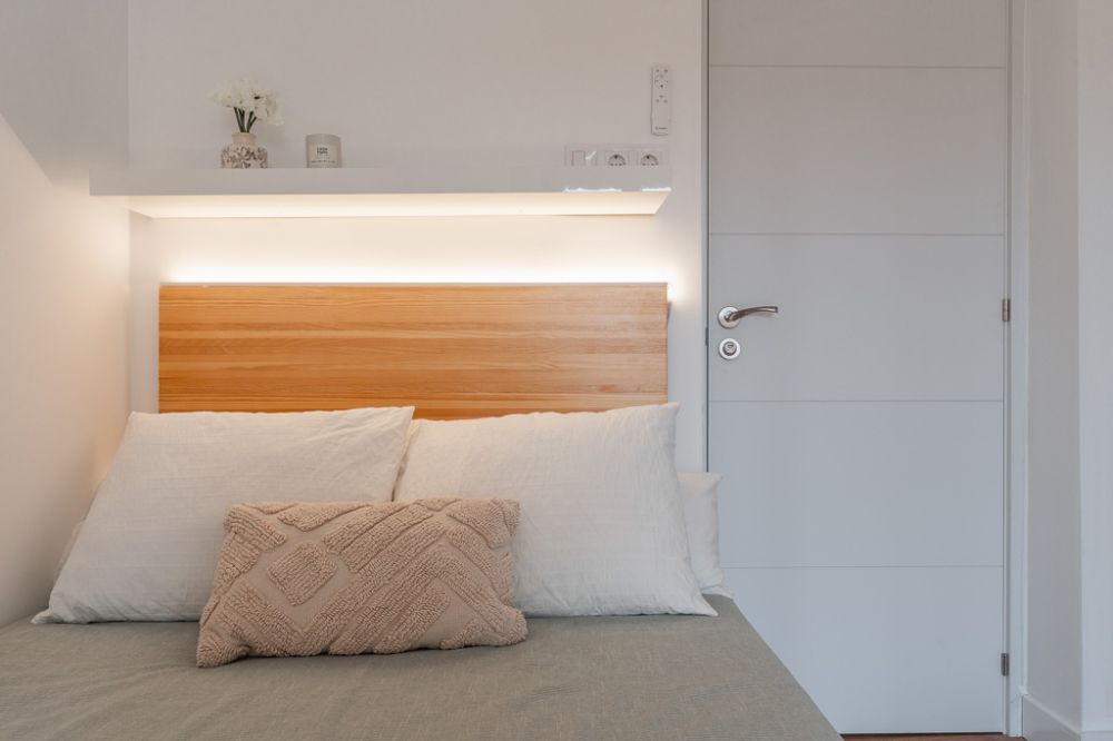 Room with balcony in Redondilla Street