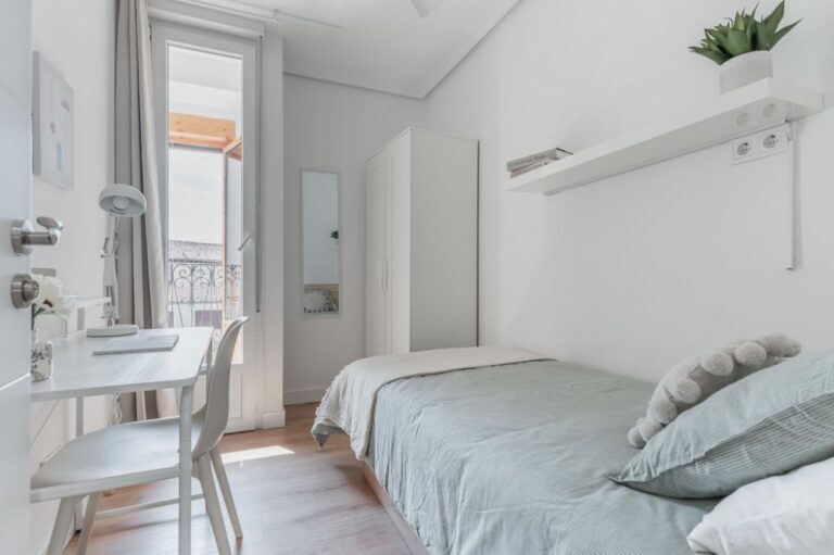 Modern room on Redondilla Street