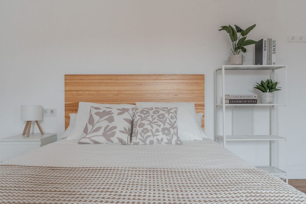 Spacious, bright room with double bed in central Madrid