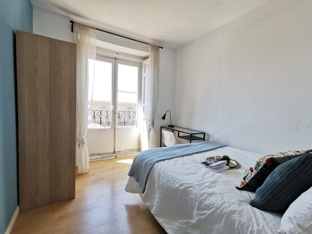 Wonderful room in Redondilla Street
