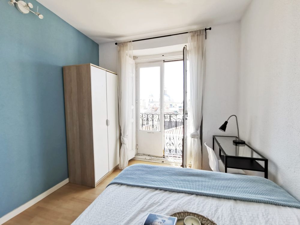 Wonderful room in Redondilla Street