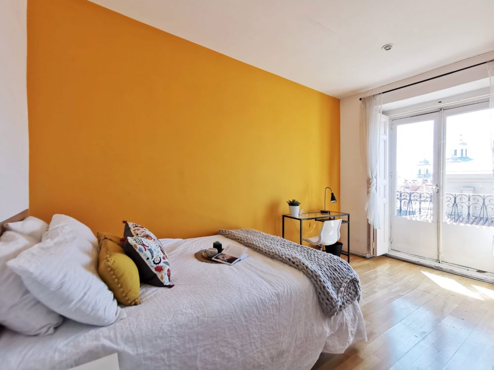 Cozy room in Redondilla Street