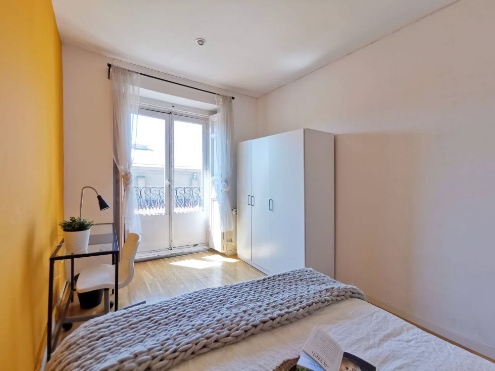 Cozy room in Redondilla Street