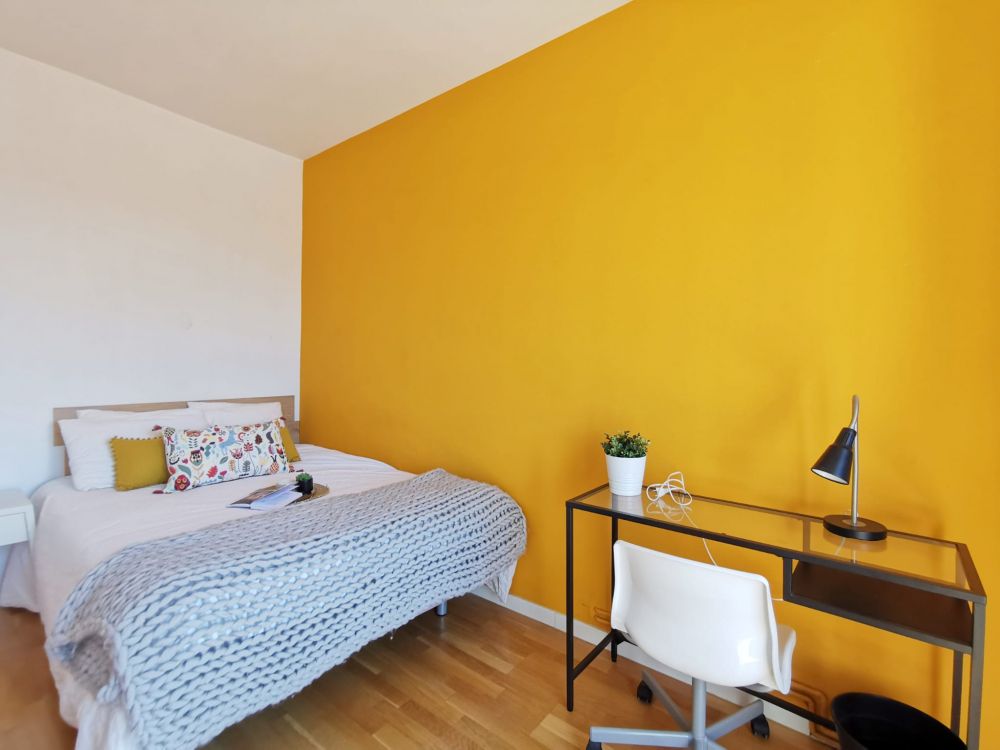 Cozy room in Redondilla Street
