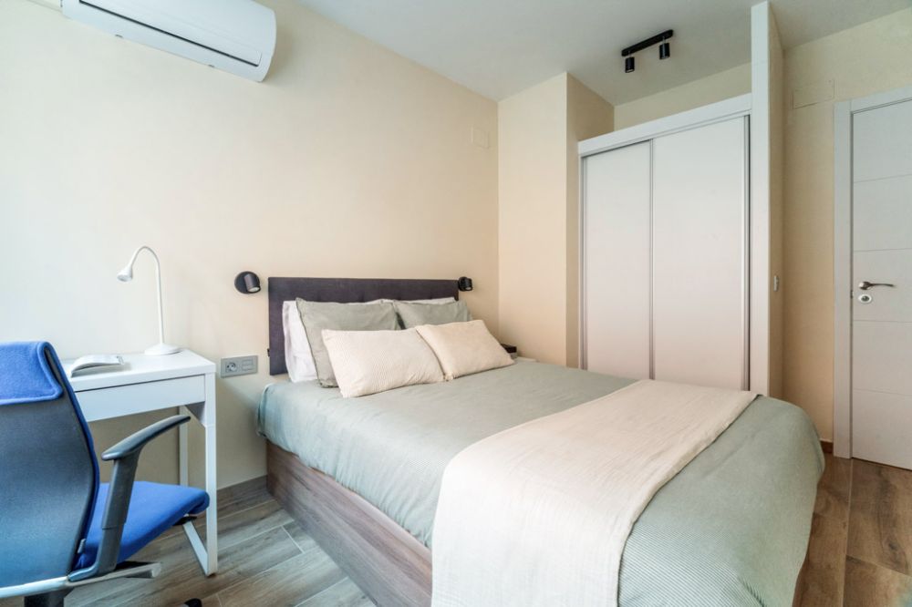 Bright room in Plaza Castilla