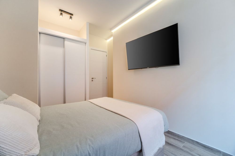 Bright room in Plaza Castilla