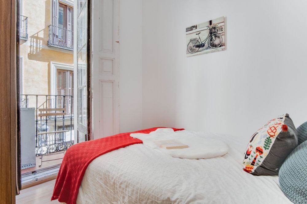 Bright exterior room in Plaza Mayor