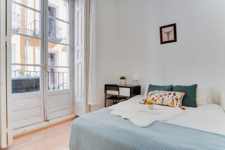 Fantastic exterior room in Plaza Mayor