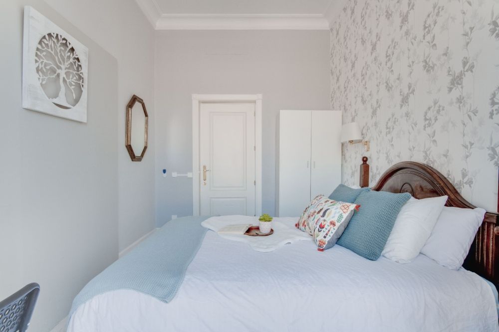 Bright room in Plaza Mayor