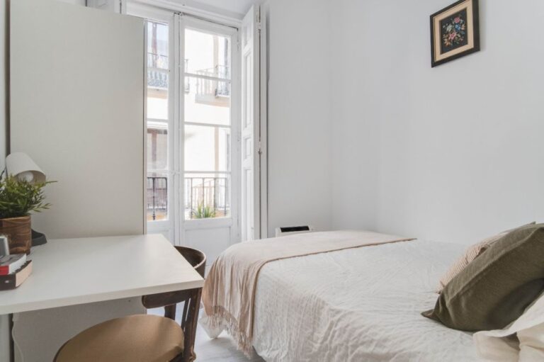 Fantastic exterior room with balcony in Plaza Mayor&nbsp;