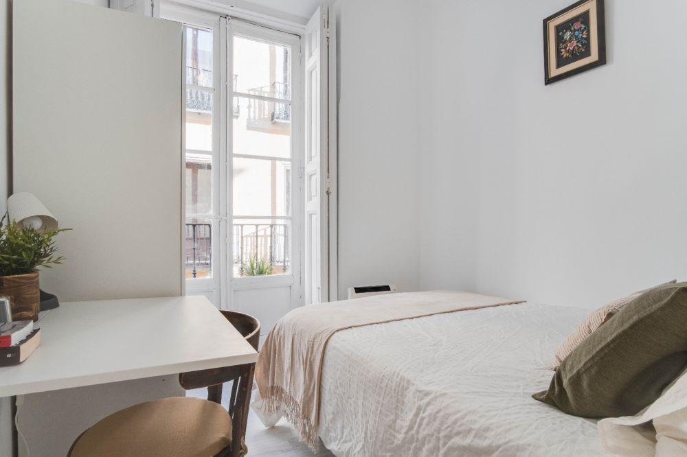 Fantastic exterior room with balcony in Plaza Mayor&nbsp;