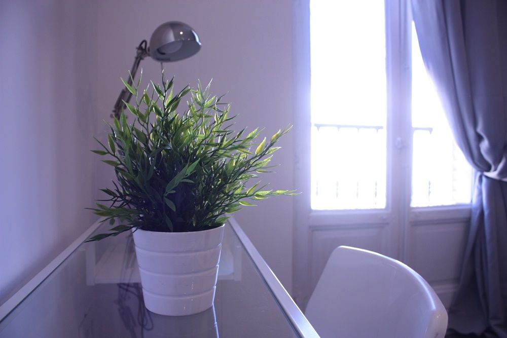 Large exterior room in Puerta del Sol