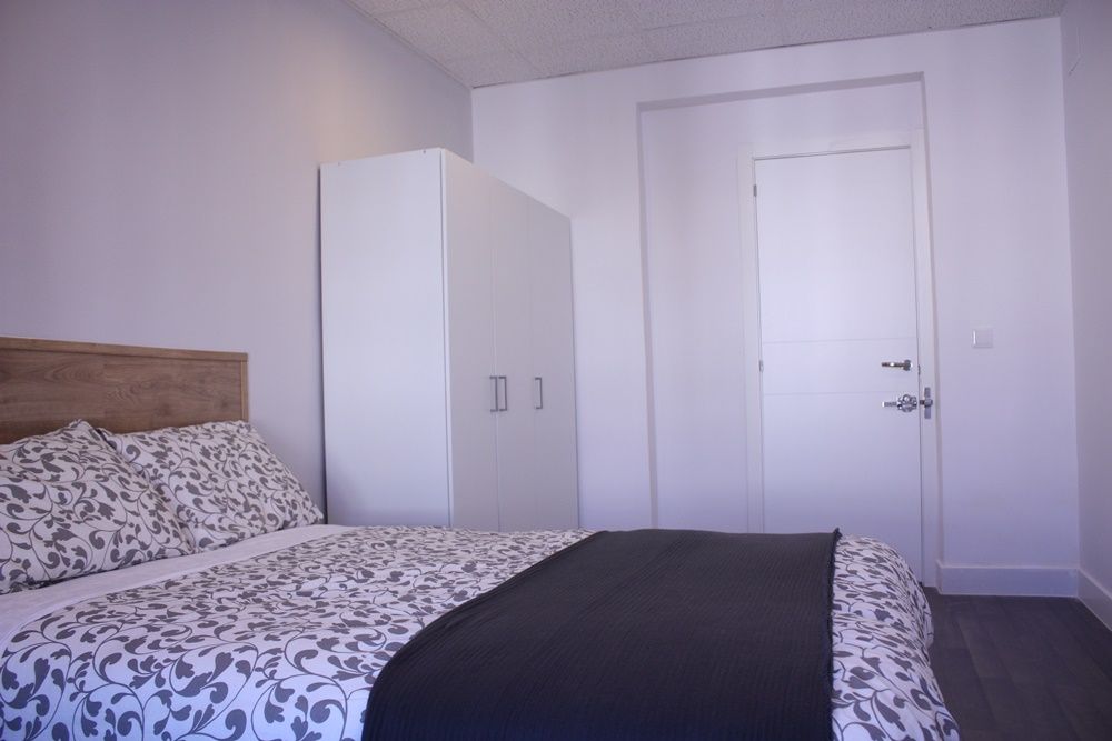 Large exterior room in Puerta del Sol