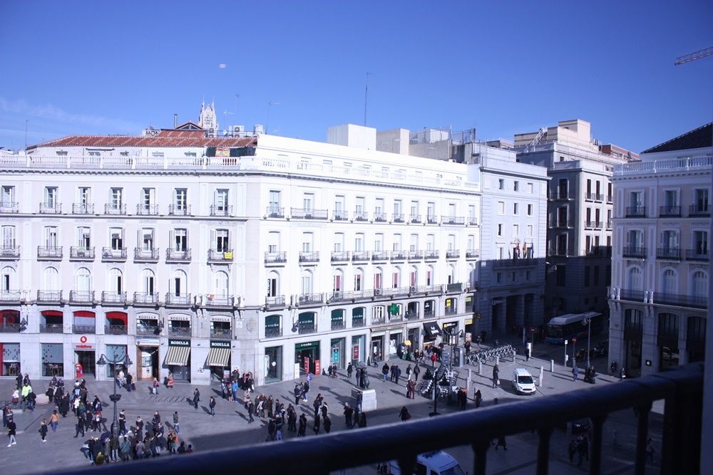 Large exterior room in Puerta del Sol