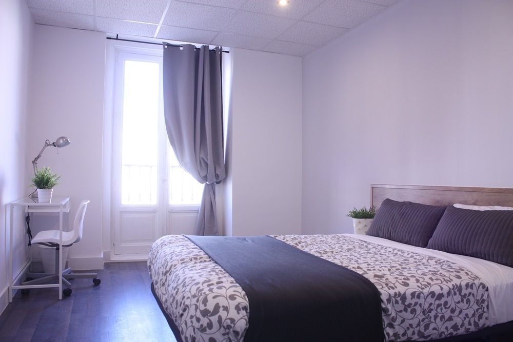Double room with balcony in Puerta del Sol