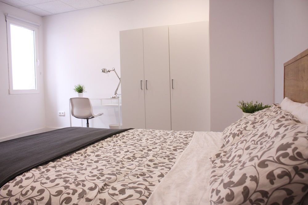Big double room in Puerta del Sol