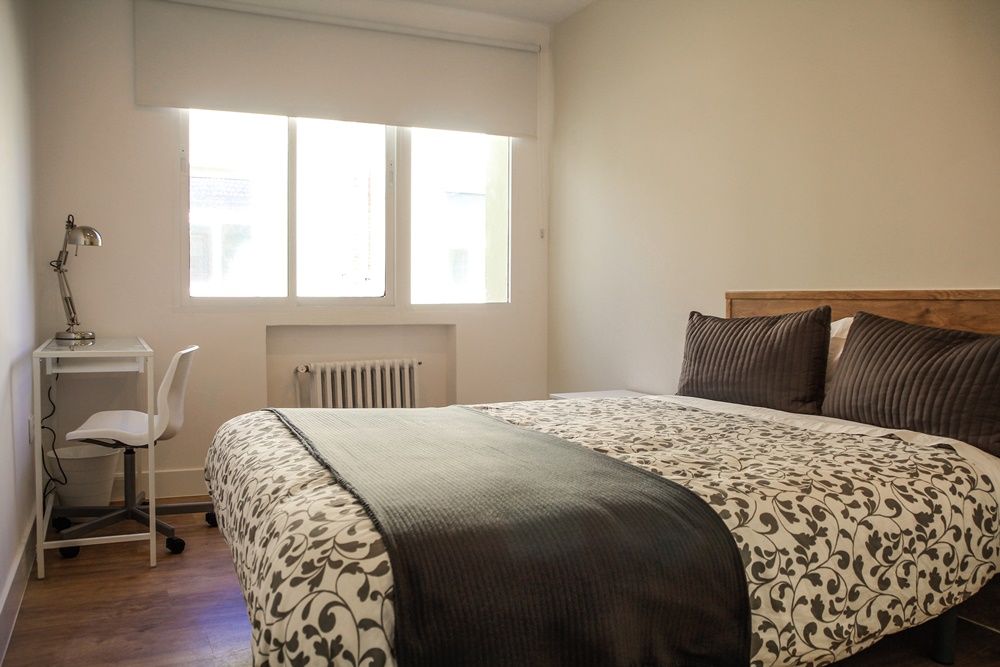 Very spacious room in Sol