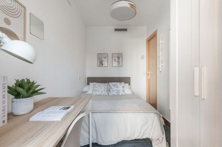 Charming room in Plaza de Santa Cruz