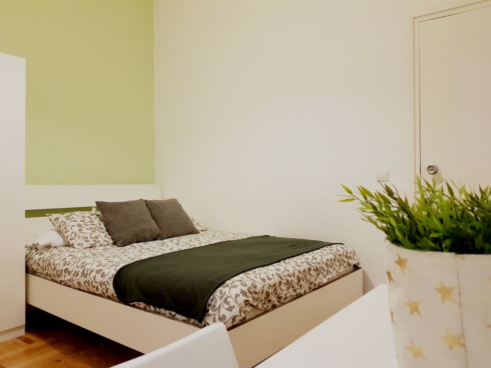 Large room in Madrid