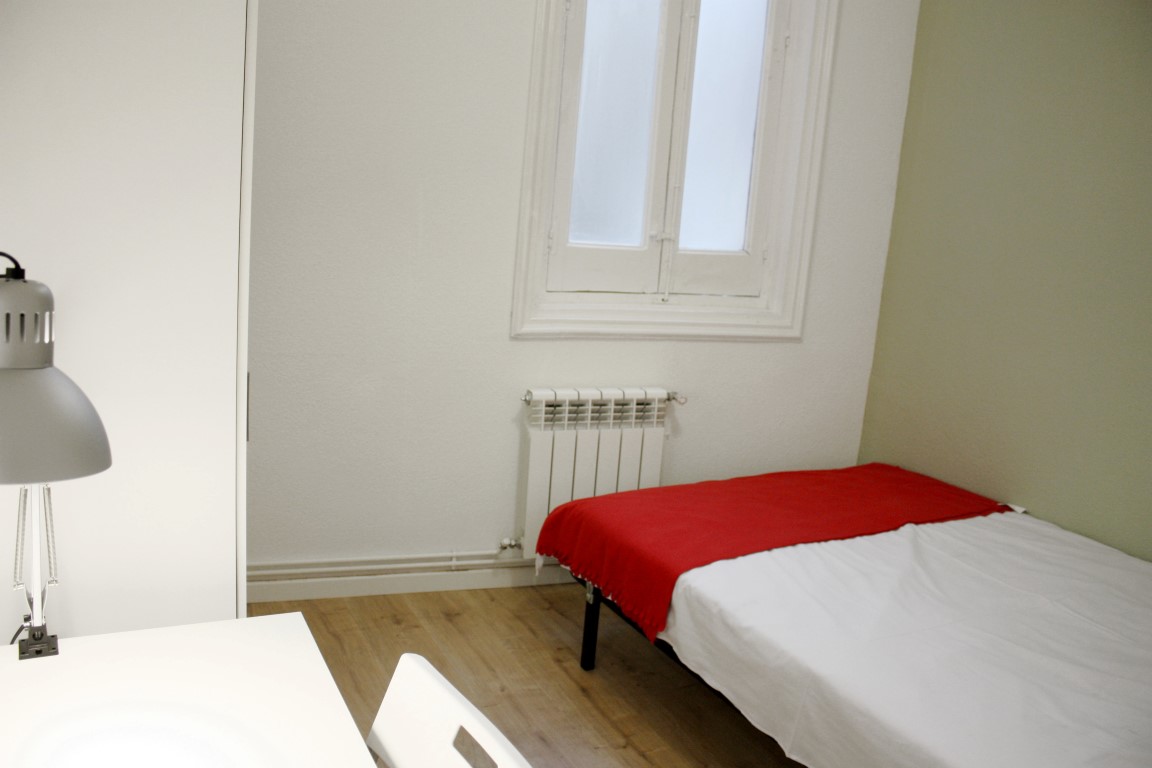Bright room in the heart of Madrid