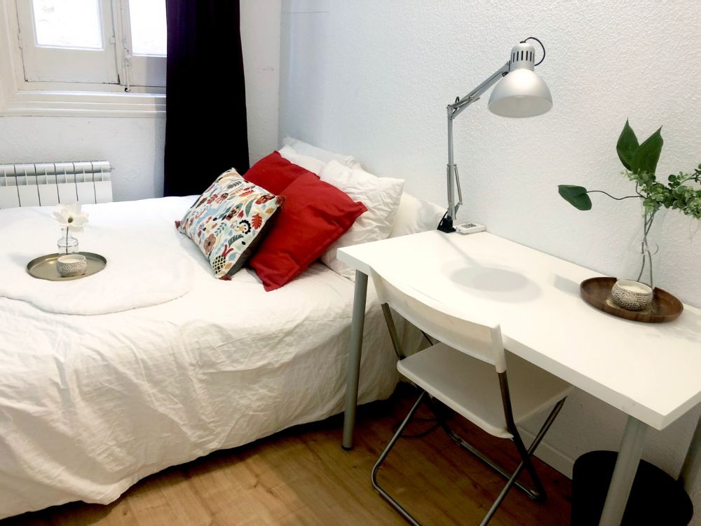 Charming individual room in Madrid