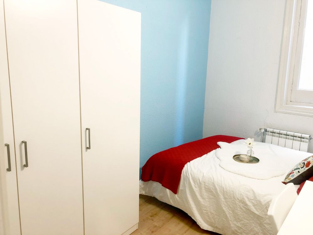 Charming individual room in Madrid