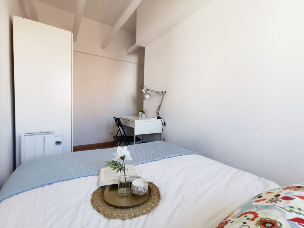 Peaceful room in Madrid