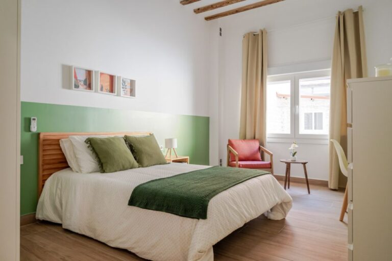 Spacious Double Room in Vallecas