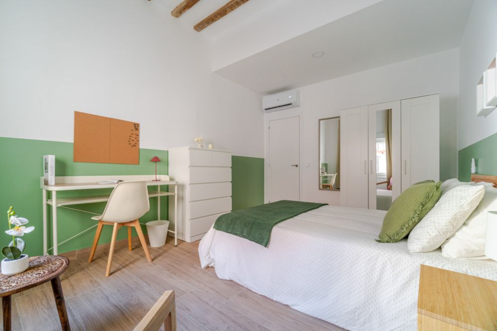 Spacious Double Room in Vallecas