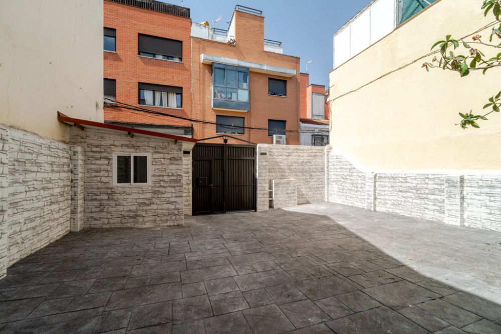 Spacious Double Room in Vallecas