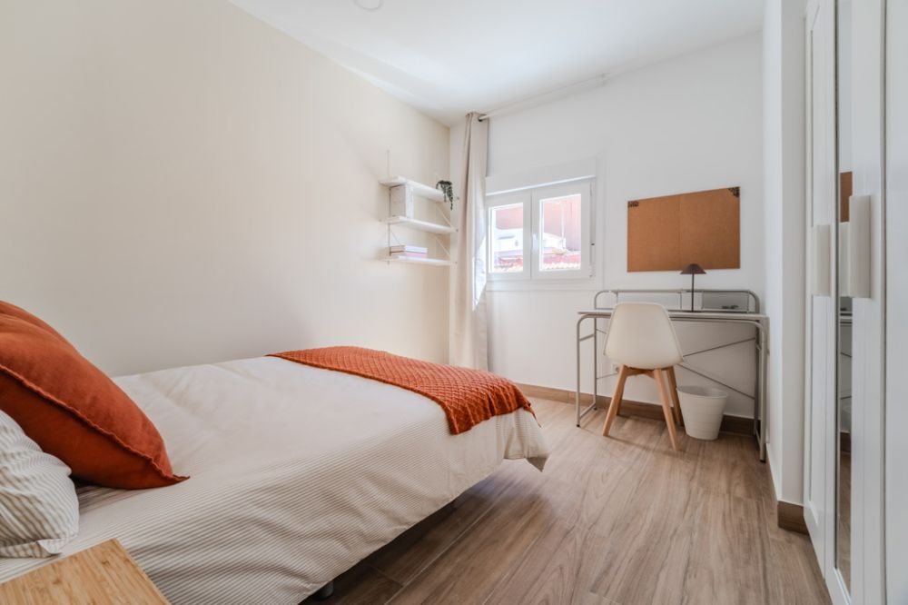 Spacious room in Puente de Vallecas