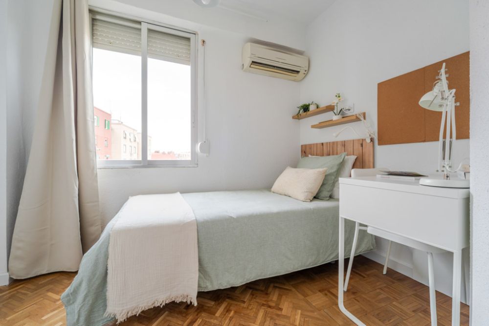 Bright room in Carabanchel