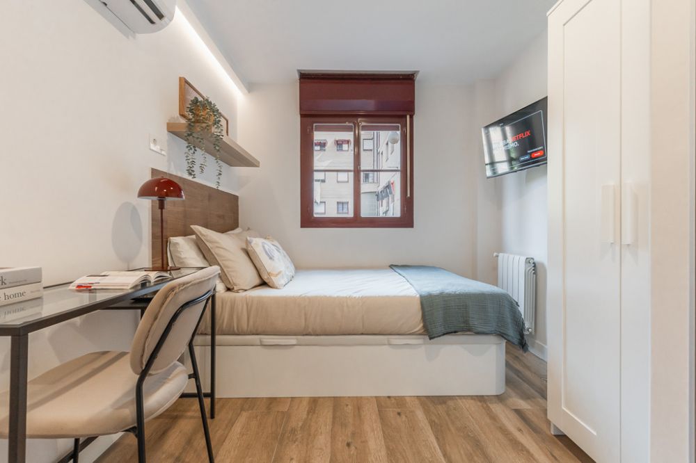Double en-suite room in Madrid Río