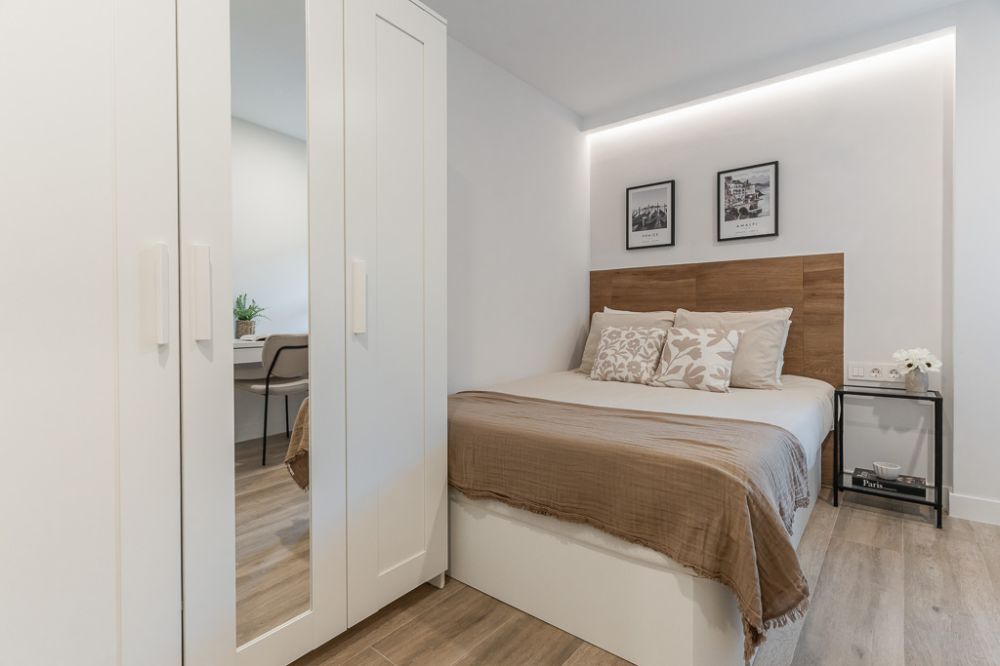 Spacious en-suite room in Madrid Río with air conditioning