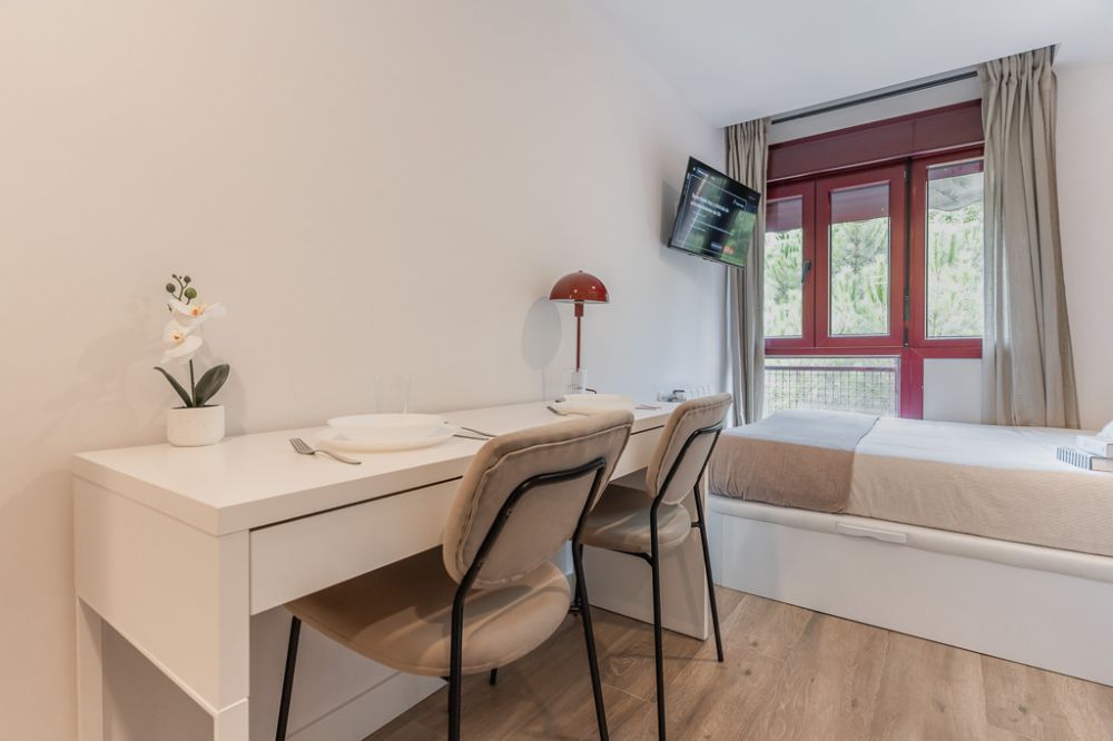 Private room with bathroom in Urgel