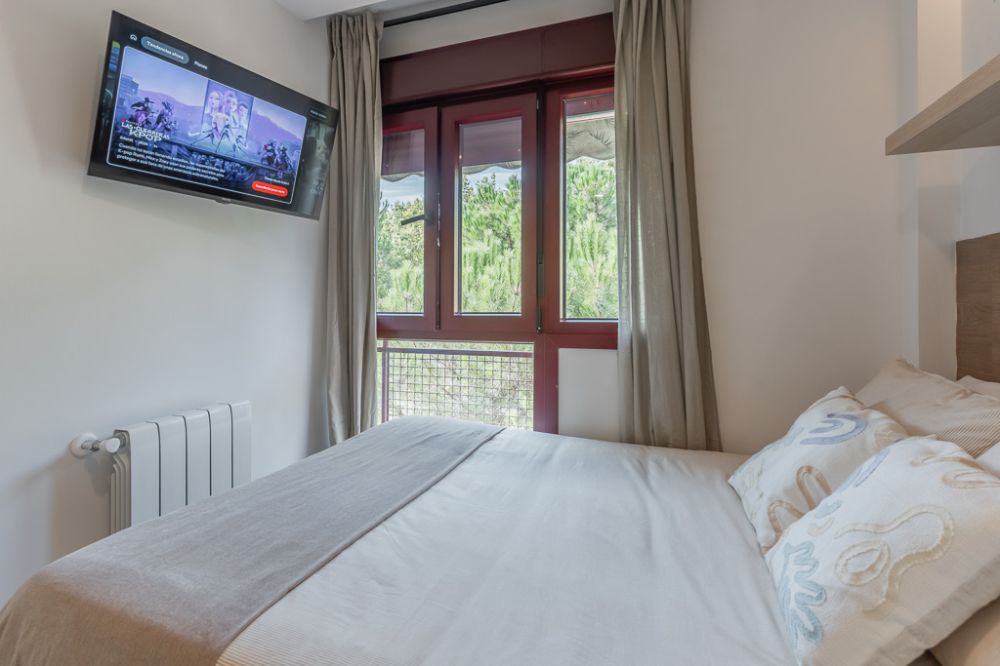 Private room with bathroom in Urgel