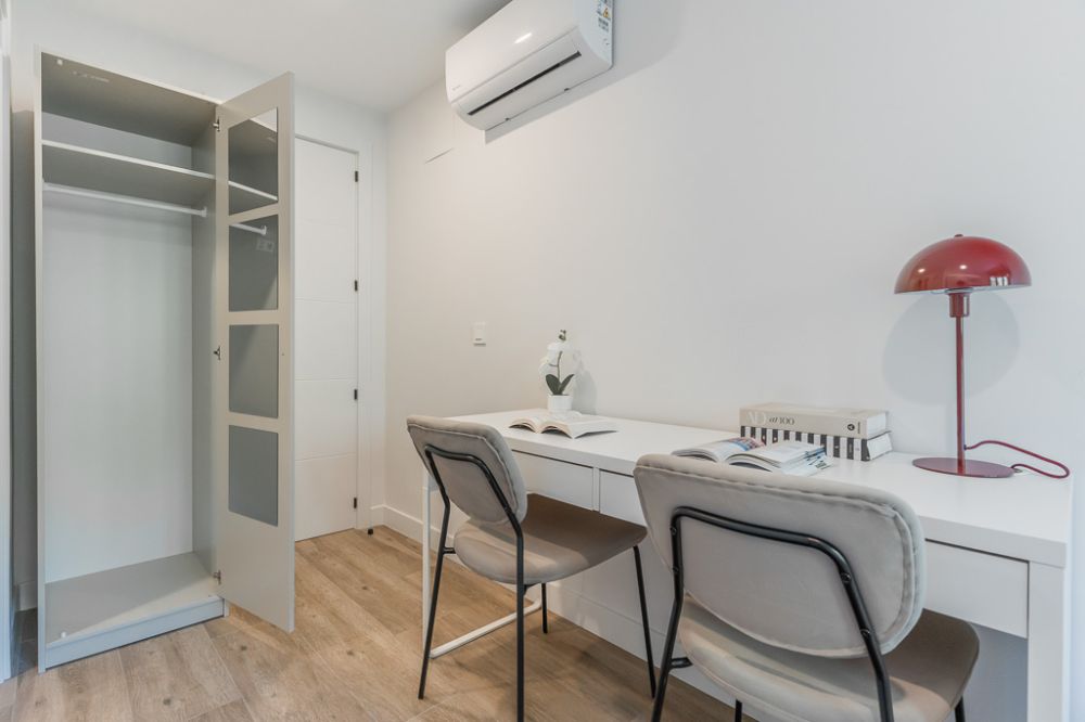 Private room with bathroom in Urgel