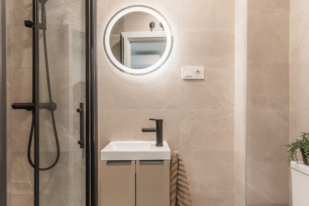 Private room with bathroom in Urgel