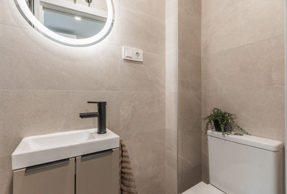 Private room with bathroom in Urgel