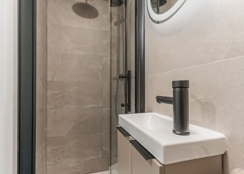 Private room with bathroom in Urgel
