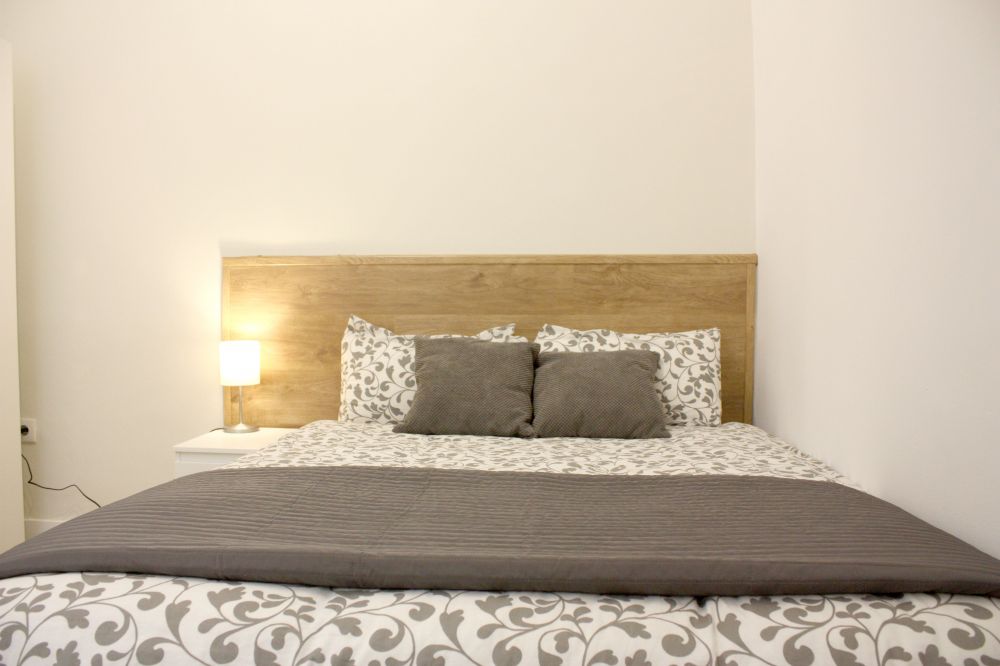 Double room in Madrid, in Valenzuela Street